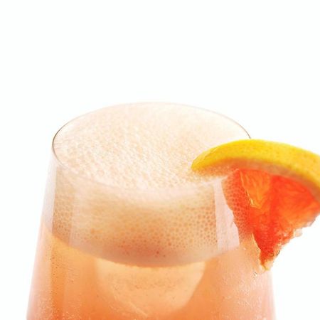 Le Meridien Jidda Exteriör bild A glass of pink grapefruit soda