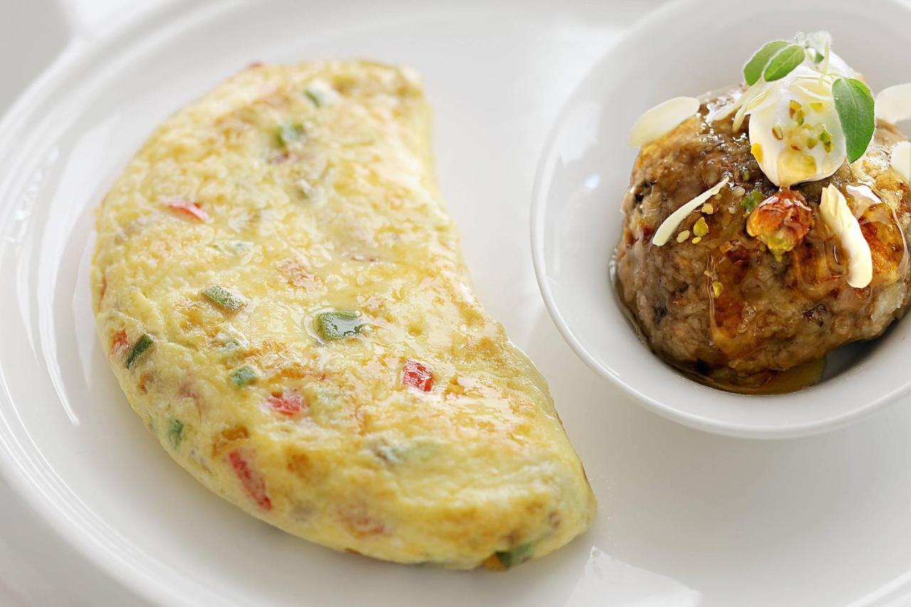 Le Meridien Jidda Exteriör bild An omelette