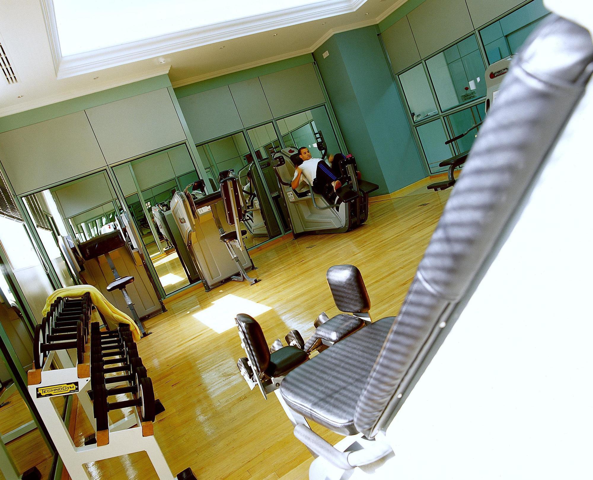 Le Meridien Jidda Exteriör bild The gym at the 5th floor