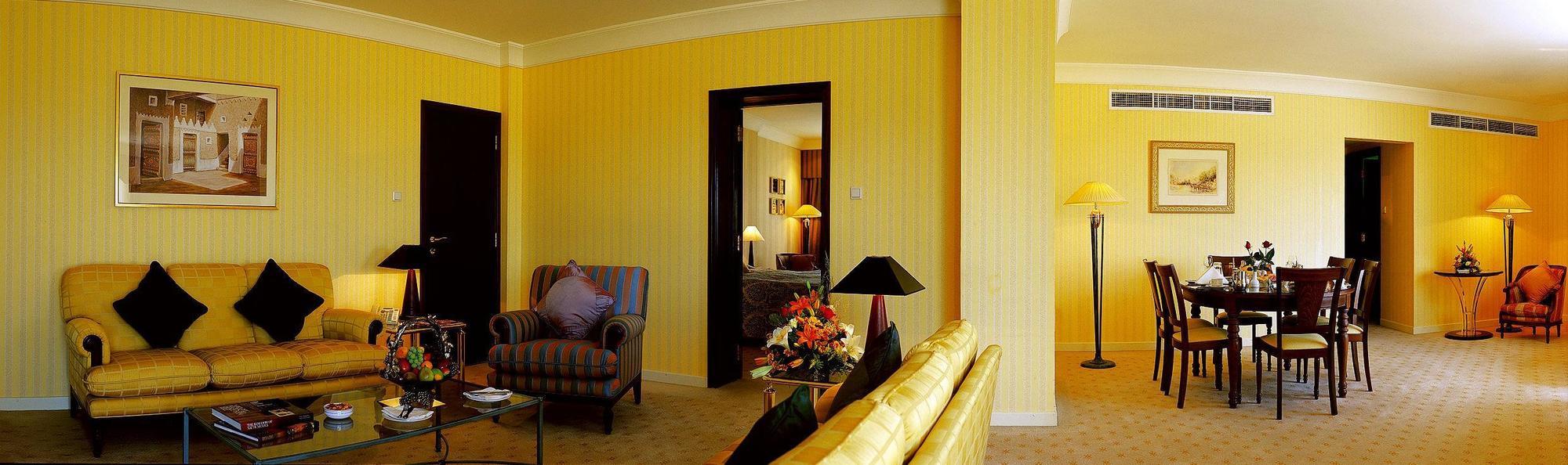 Le Meridien Jidda Exteriör bild A suite at the hotel